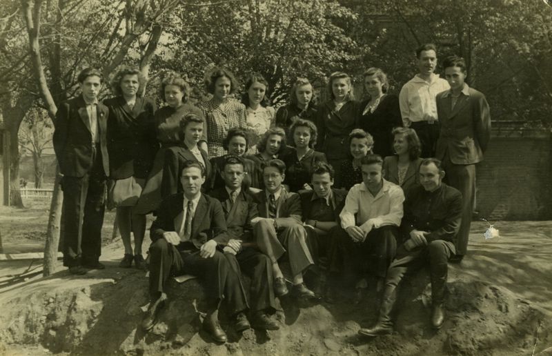 Файл:Выпуск лето 1946 1 .jpg