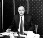 Любартович 1993 деканат.jpg